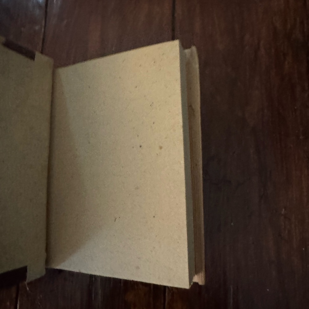 Handcrafted Leaf Design Journal - Picture 2 of 3